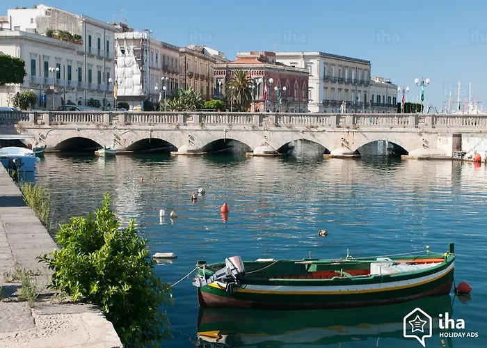 בית נופש Calafatari סירקוזה
